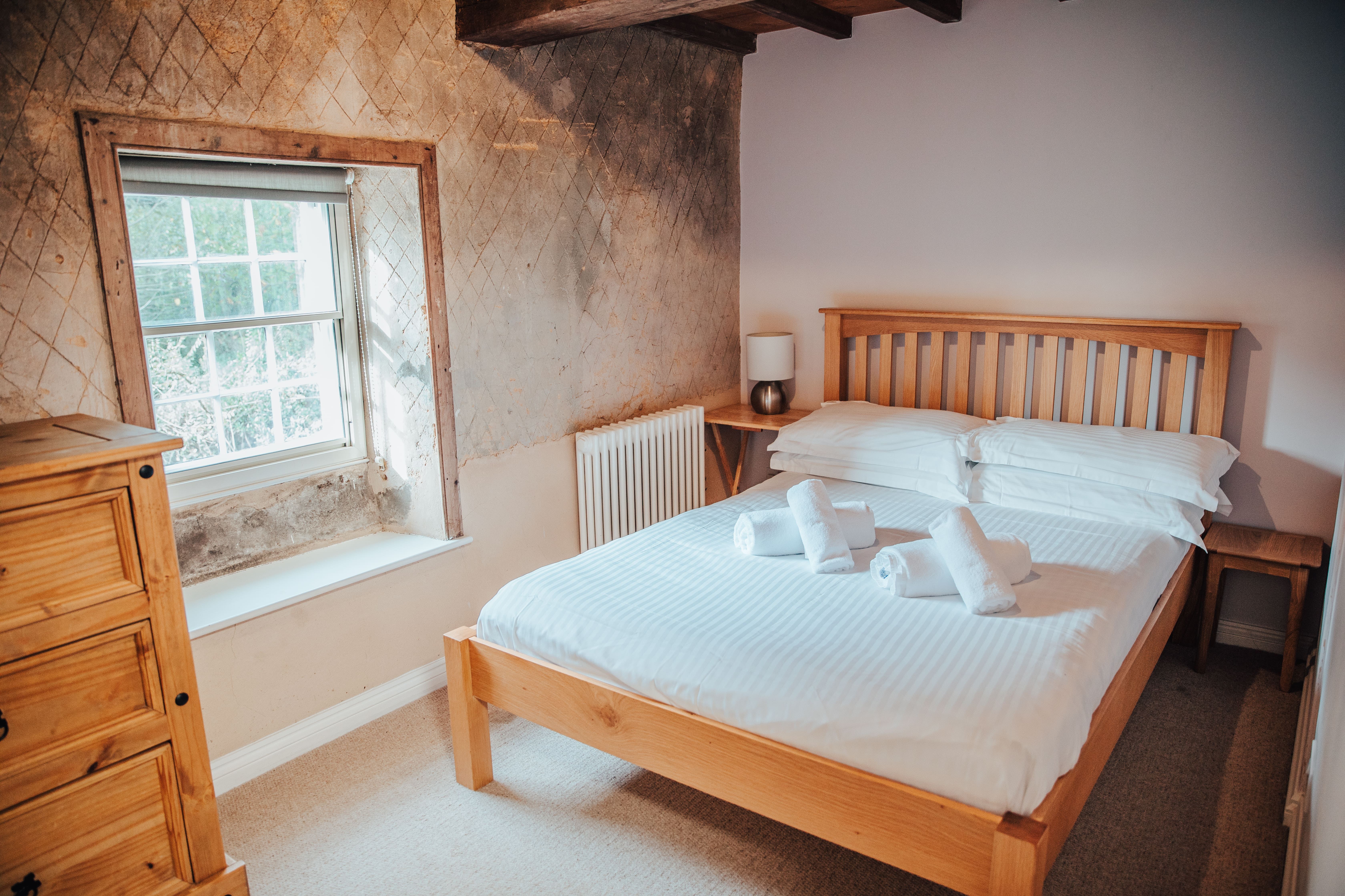 Cider Barn Hamptonne bedroom (1)-min.jpg